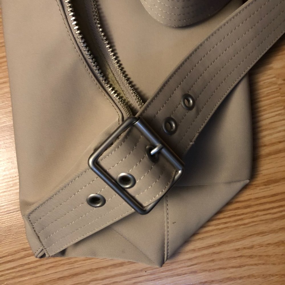 GAP Beige Purse - Picture 4 of 8